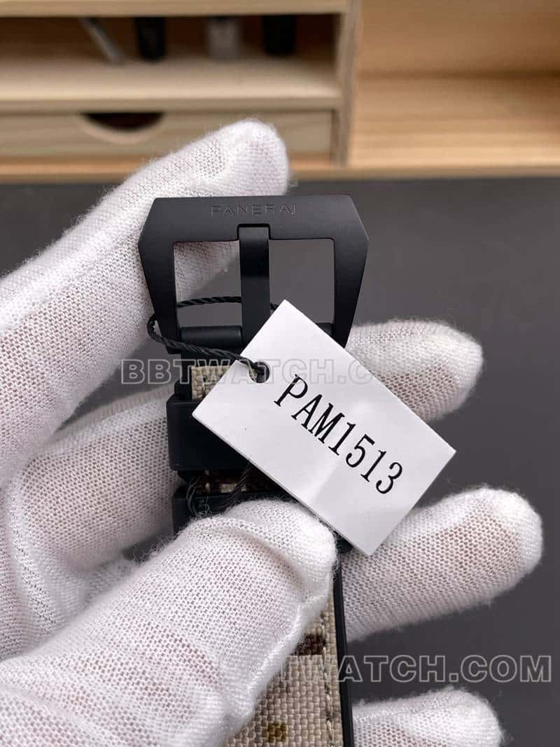 VS沛纳海潜行一比一超A精仿黑盘PAM01513表扣实拍图