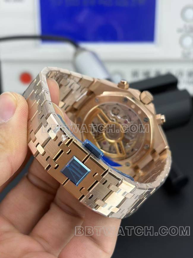 最优复刻手表APS厂皇家橡树爱彼黑盘玫瑰金机械26240表带实拍图