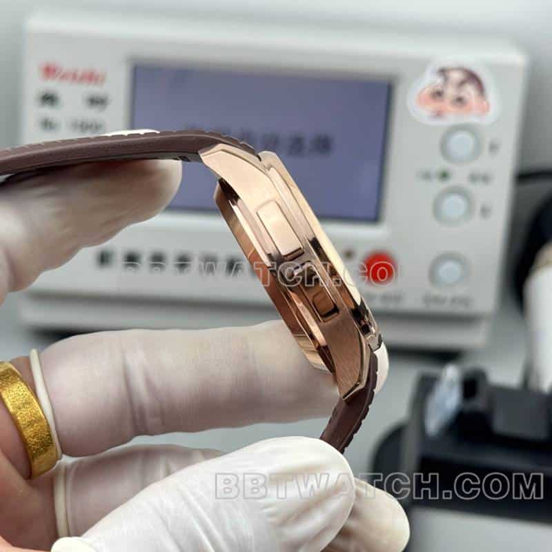 PP厂百达翡丽AQUANAUT一比一超A高仿棕盘手雷双时区5164侧面实拍图