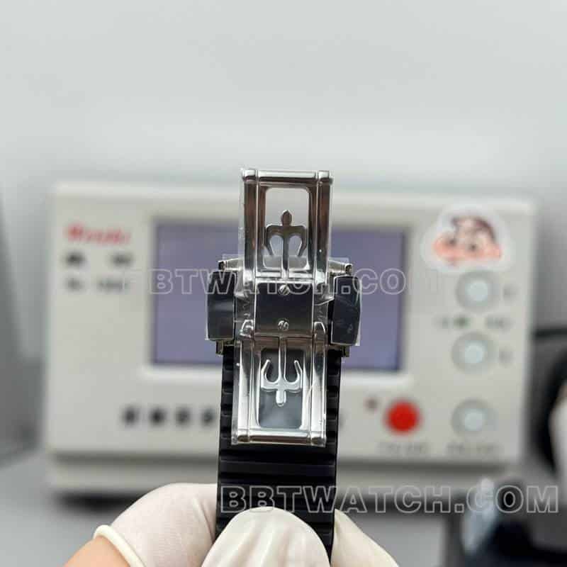 PP厂百达翡丽AQUANAUT一比一超A精仿黑盘手雷双时区5164表扣实拍图