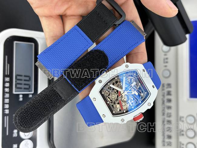 最优复刻手表UMI厂理查德米勒镂空盘白壳机械RM67-02正面实拍图