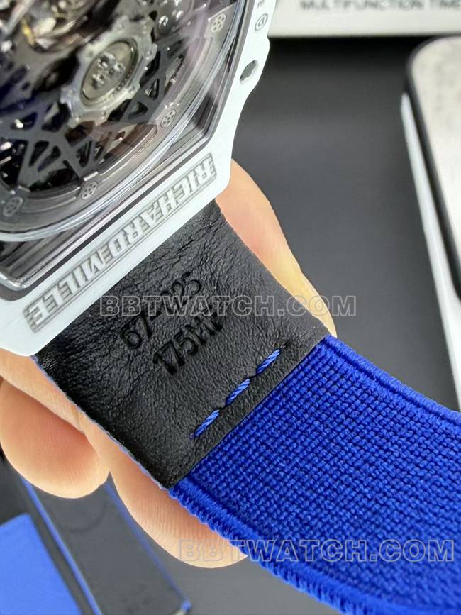 最优复刻手表UMI厂理查德米勒镂空盘白壳机械RM67-02表带实拍图