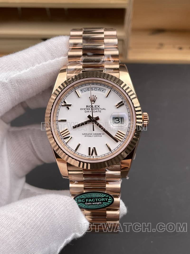 劳力士超级克隆手表RC厂星期日历40mm白盘3255玫瑰金钢带款正面实拍图