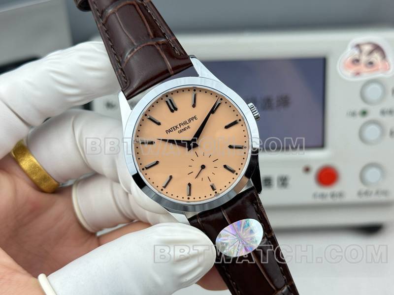 百达翡丽顶级复刻手表SDF厂古典玫瑰金盘39mm皮带款正面实拍图