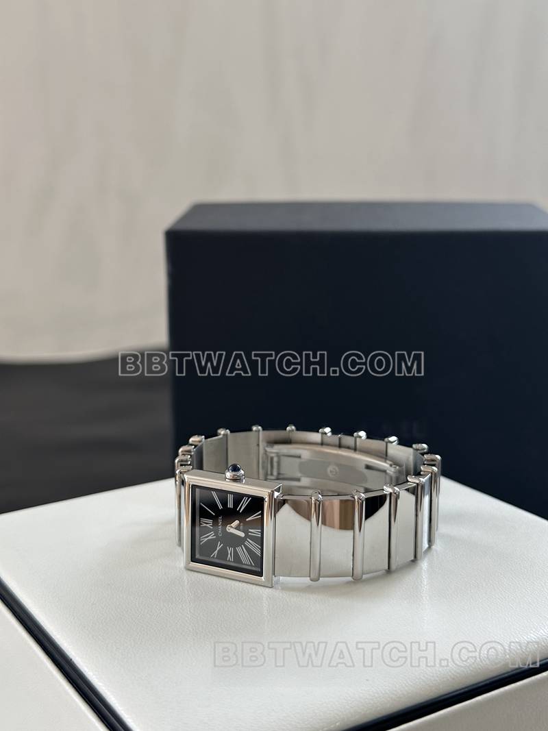 香奈儿顶级复刻原单方形黑盘钢带款正面实拍图