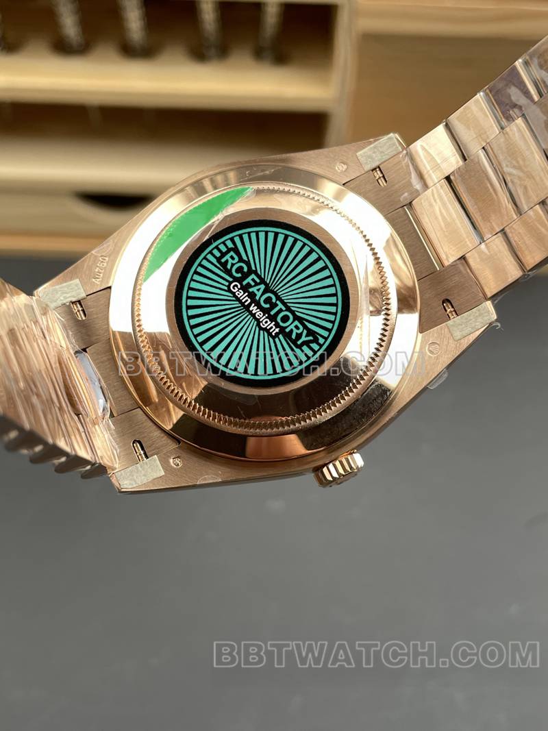 劳力士超级克隆手表RC厂星期日历40mm白盘3255玫瑰金钢带款背面实拍图