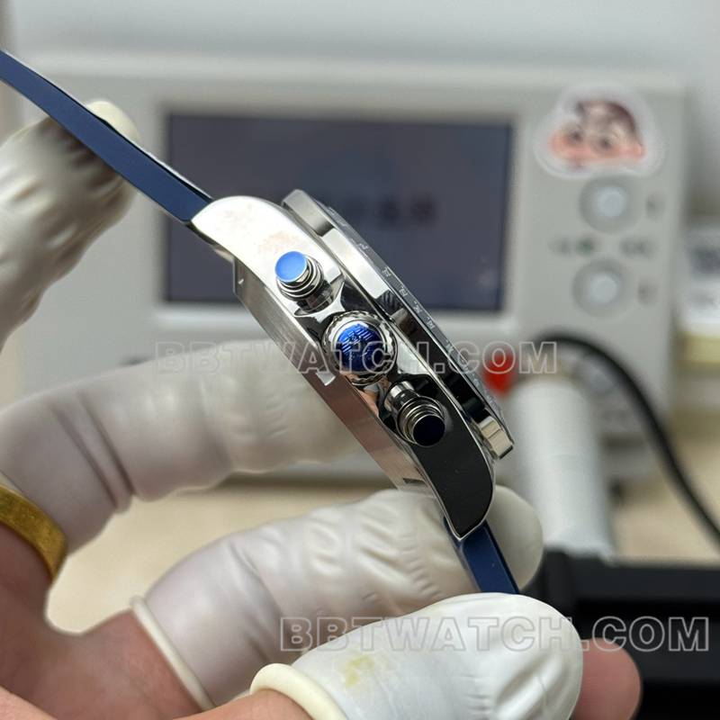 浪琴顶级复刻表AF厂康卡斯蓝盘7750机芯42mm橡胶款侧面实拍图