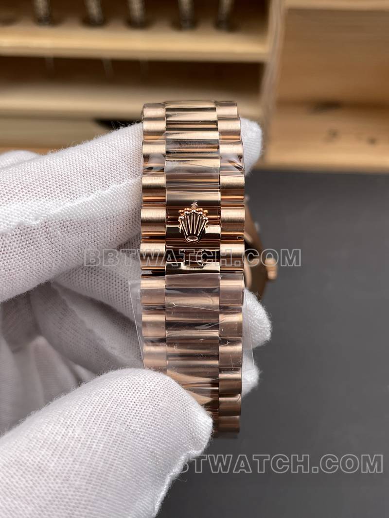 劳力士超级克隆手表RC厂星期日历40mm白盘3255玫瑰金钢带款表带实拍图