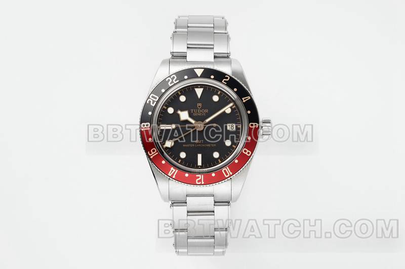 帝舵1:1复刻手表ZF厂碧湾黑盘39mm红黑圈钢带款正面实拍图