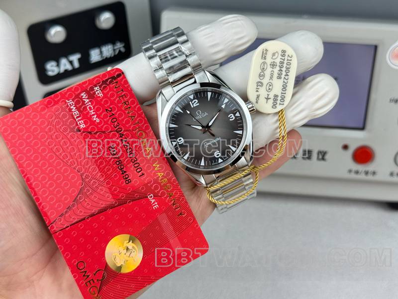 欧米茄顶级复刻手表海马灰盘38mm钢带款正面实拍图