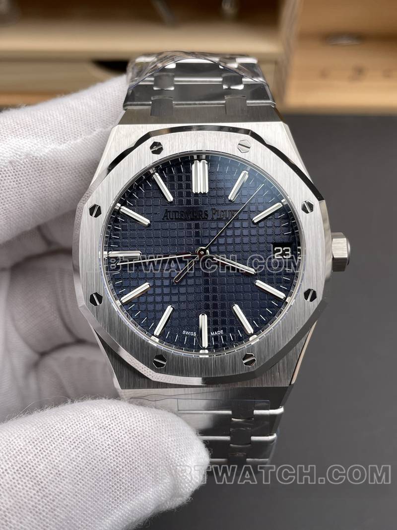 爱彼超级克隆手表DDF厂皇家橡树41mm蓝盘4302机械钢带款正面实拍图