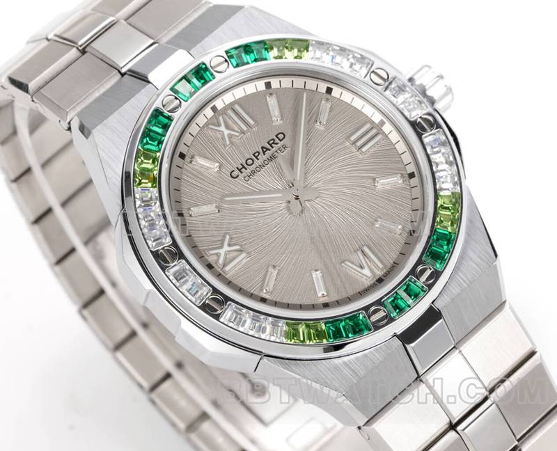萧邦最佳复刻手表GH厂雪山傲翼41mm灰盘绿蓝宝石钻圈正面实拍图