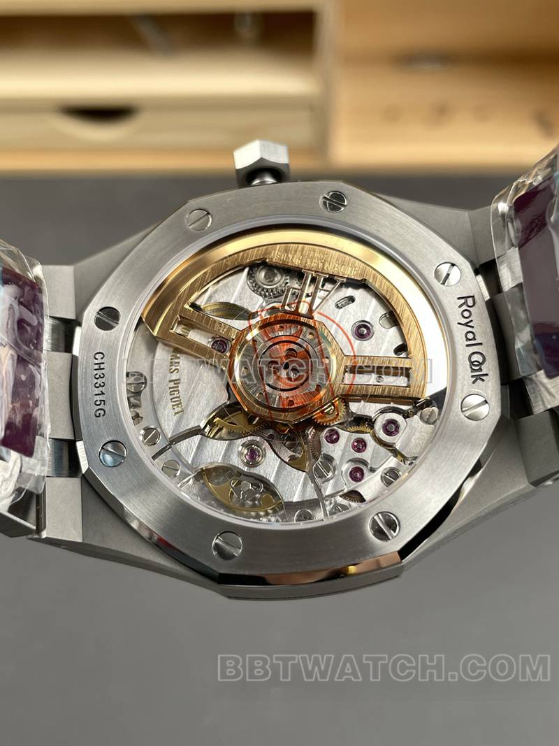 爱彼超级克隆手表DDF厂皇家橡树41mm蓝盘4302机械钢带款背面实拍图