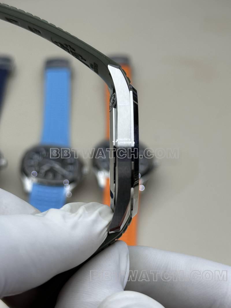 百达翡丽顶级复刻手表BBF厂手雷绿盘绿色橡胶款5168G侧面实拍图