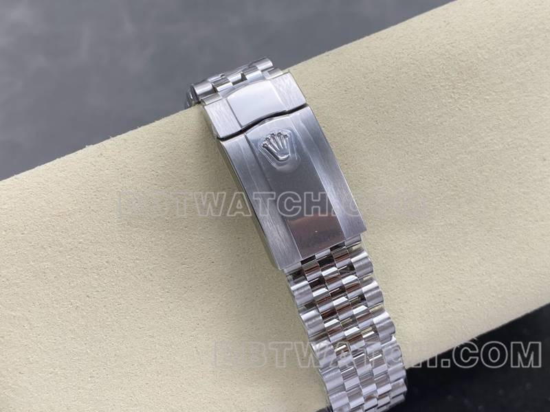 劳力士顶级复刻手表ARF厂日志型绿盘光圈36mm钢带款表带实拍图