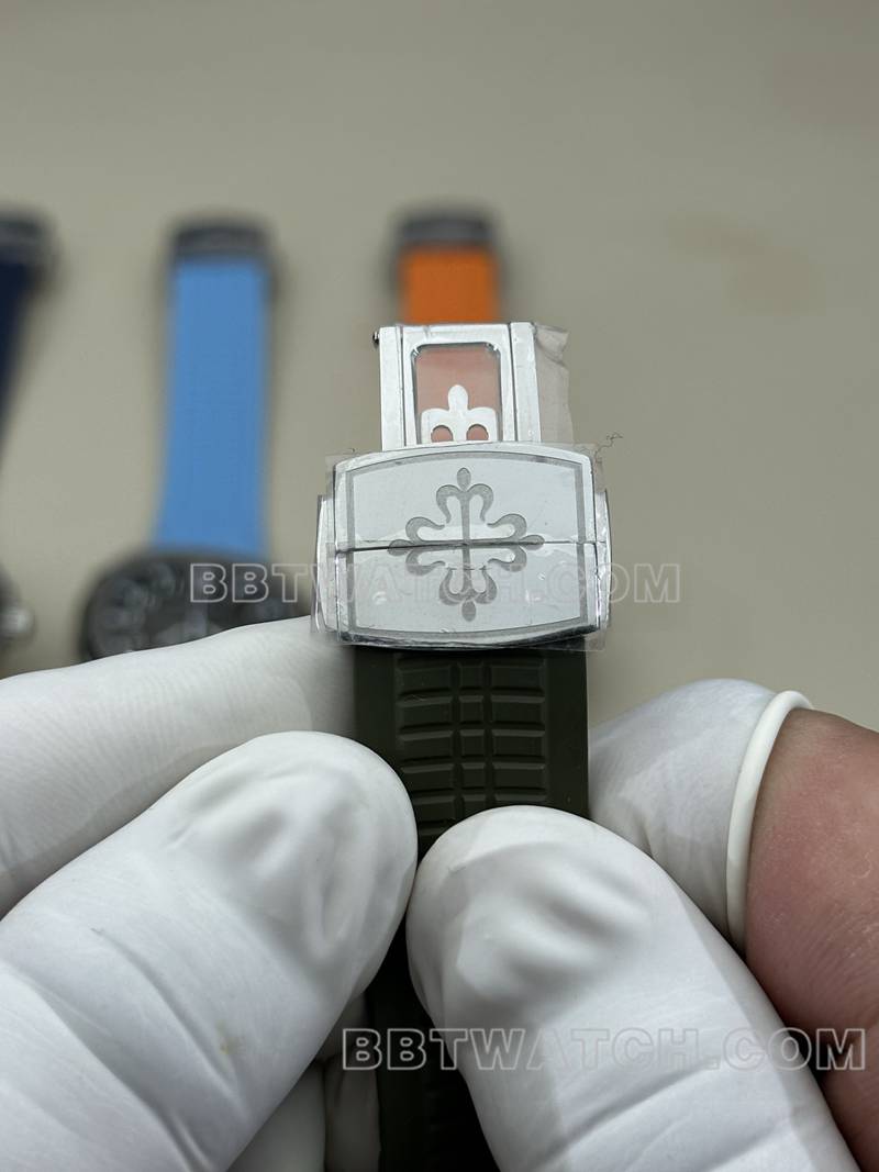百达翡丽顶级复刻手表BBF厂手雷绿盘绿色橡胶款5168G表带实拍图