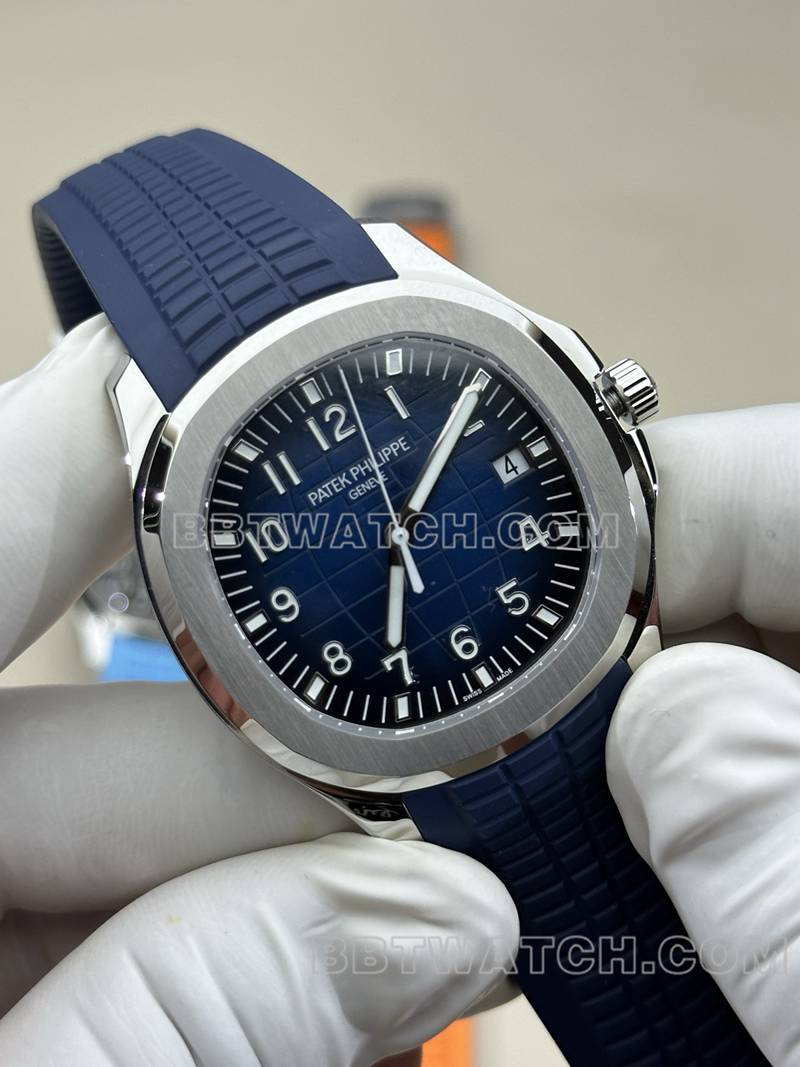 百达翡丽最优复刻手表BBF厂手雷蓝盘蓝色橡胶款5168G正面实拍图