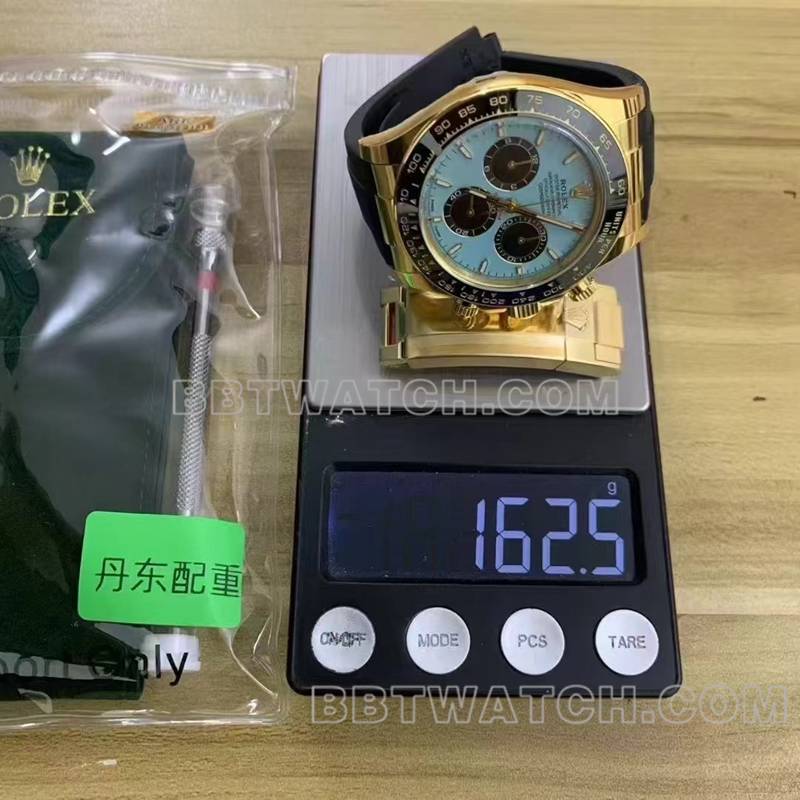 劳力士最优复刻手表ARF厂迪通拿4131橡胶款重量实拍图