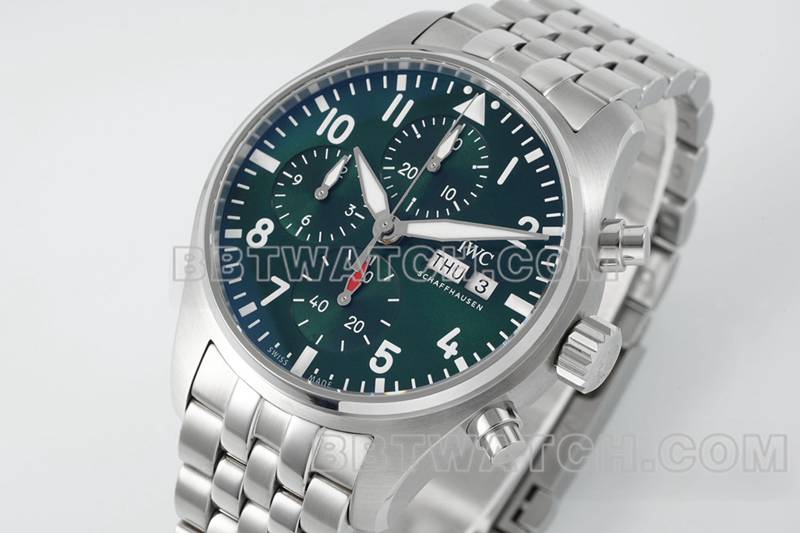 万国最优复刻手表APS厂飞行员绿盘计时69385机芯钢带款正面实拍图