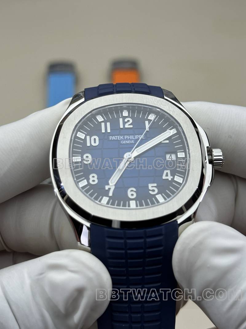 百达翡丽最优复刻手表BBF厂手雷蓝盘蓝色橡胶款5168G正面实拍图