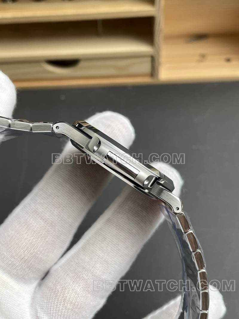 百达翡丽最佳复刻手表DDF厂鹦鹉螺40mm绿盘330机芯钢带款侧面实拍图