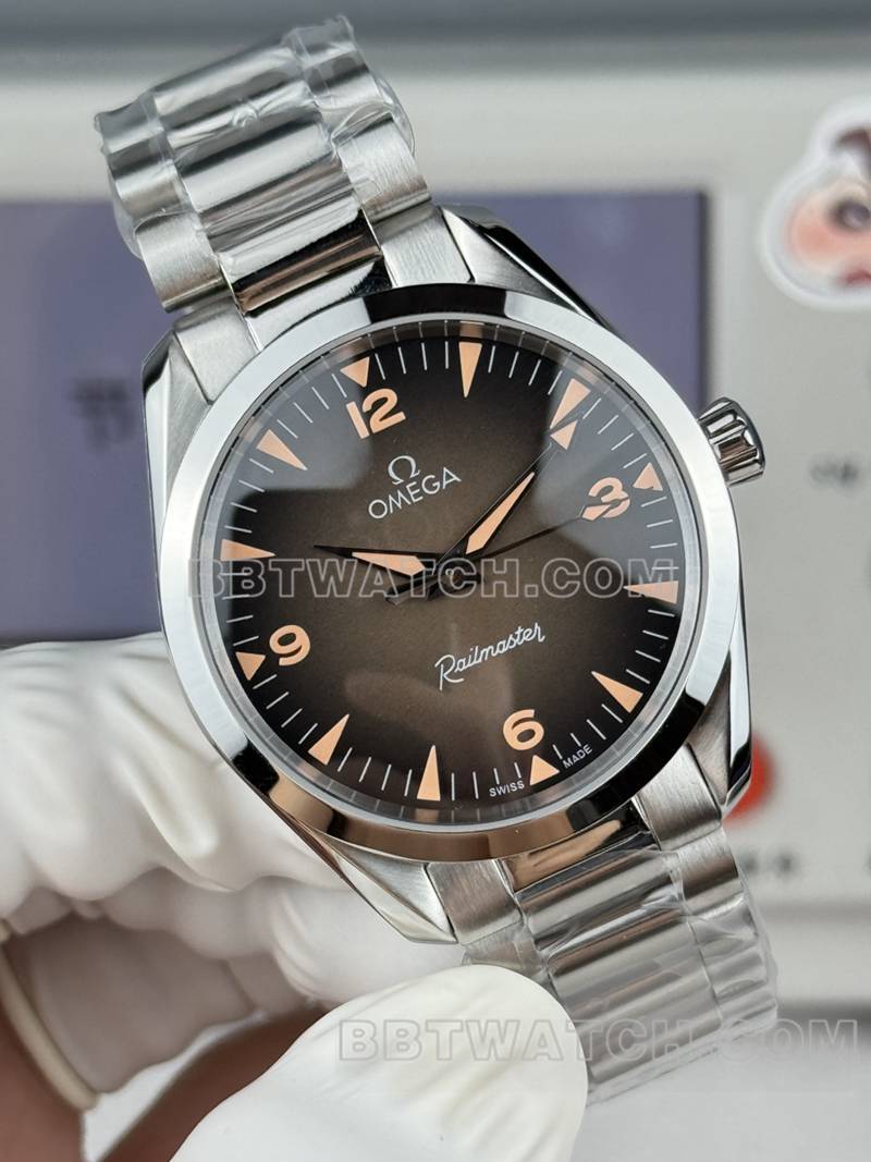 欧米茄最优复刻手表海马棕盘38mm钢带款正面实拍图