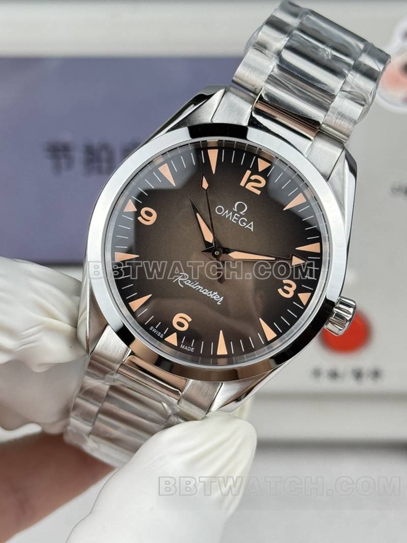 欧米茄最优复刻手表海马棕盘38mm钢带款正面实拍图