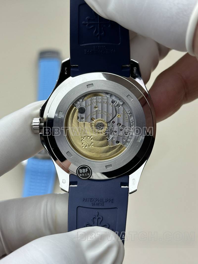 百达翡丽最优复刻手表BBF厂手雷蓝盘蓝色橡胶款5168G背面实拍图