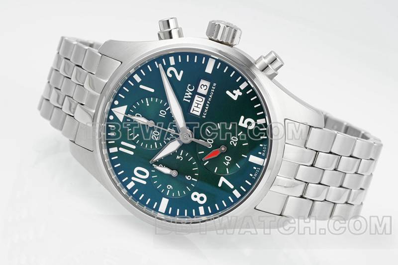 万国最优复刻手表APS厂飞行员绿盘计时69385机芯钢带款正面实拍图