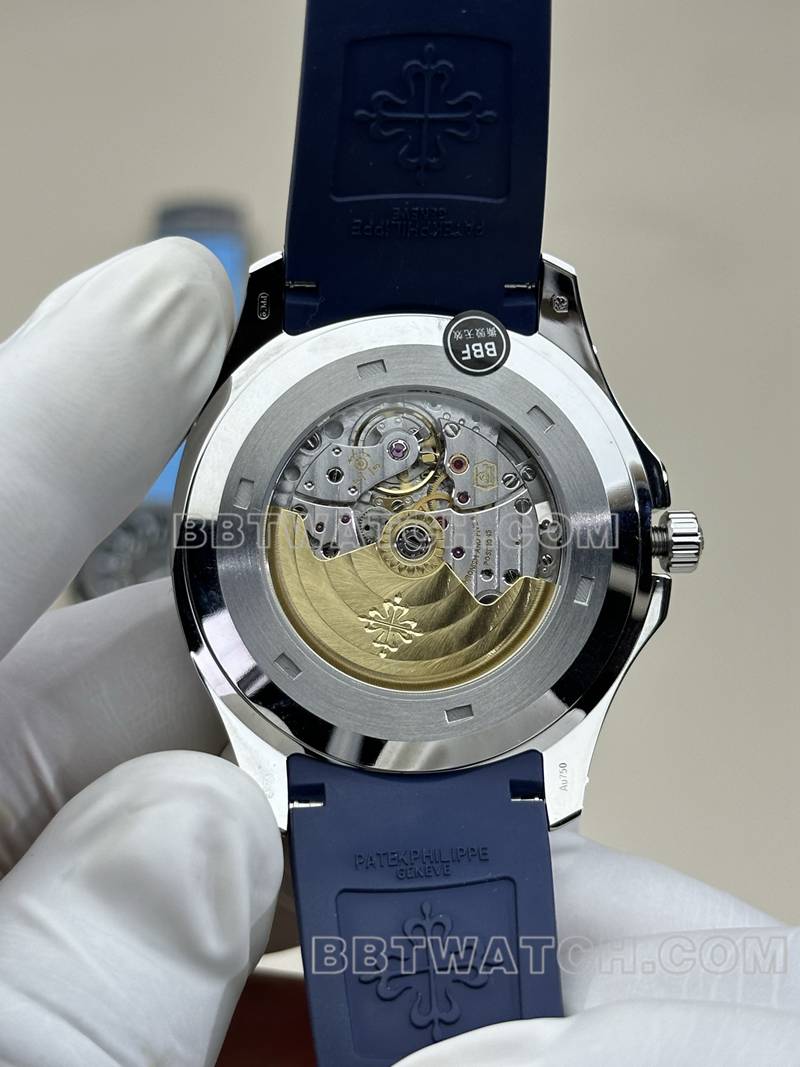 百达翡丽最优复刻手表BBF厂手雷蓝盘蓝色橡胶款5168G背面实拍图