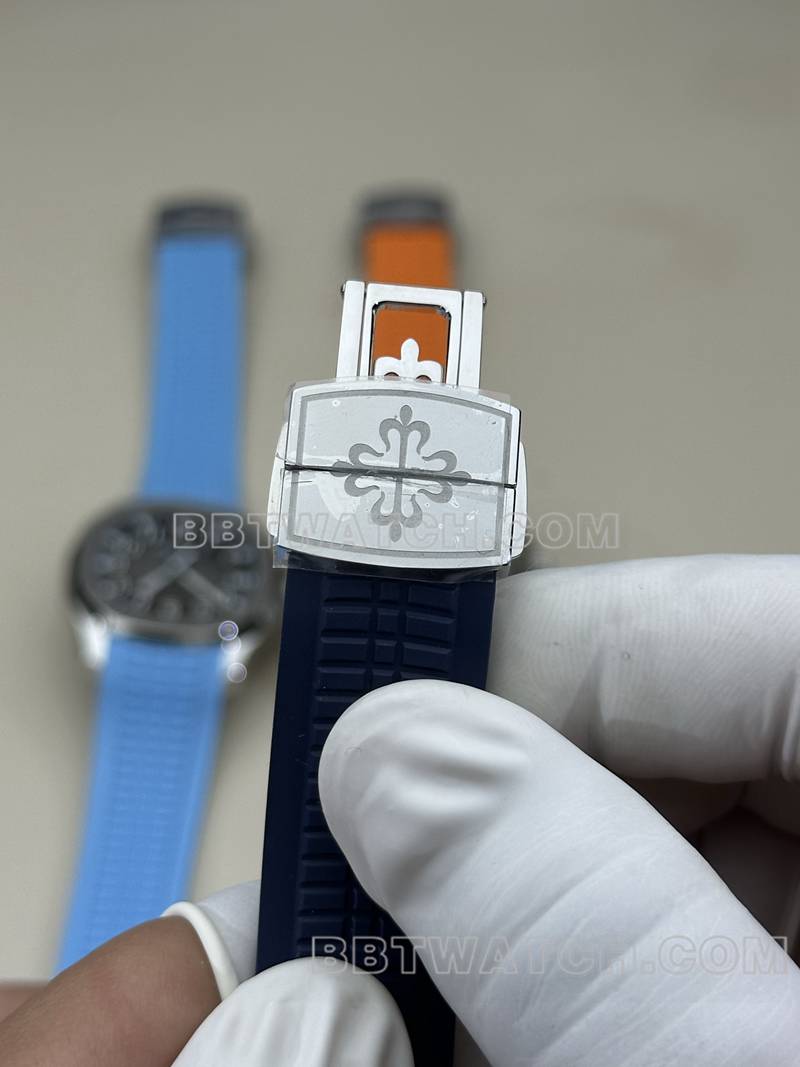 百达翡丽最优复刻手表BBF厂手雷蓝盘蓝色橡胶款5168G表带实拍图