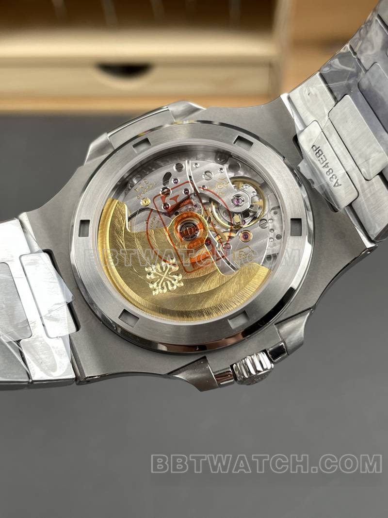 百达翡丽顶级复刻手表DDF厂鹦鹉螺40mm白盘330机芯钢带款背面实拍图