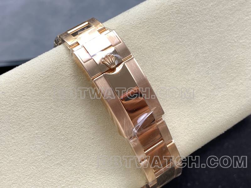 劳力士最优复刻手表ARF厂格林尼治虎眼石GMT玫瑰金钢带款表带实拍图