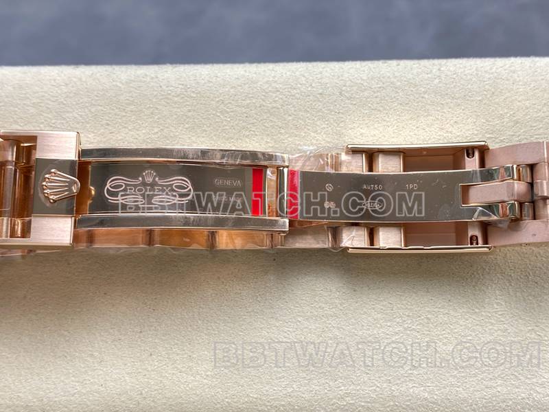 劳力士最优复刻手表ARF厂格林尼治虎眼石GMT玫瑰金钢带款表扣实拍图