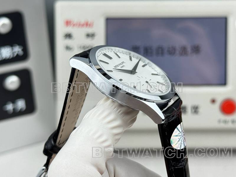 百达翡丽1:1复刻手表SDF厂古典白盘39mm皮带款侧面实拍图