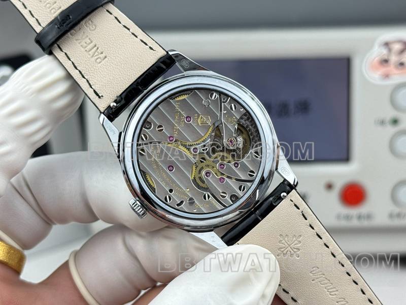 百达翡丽1:1复刻手表SDF厂古典白盘39mm皮带款背面实拍图