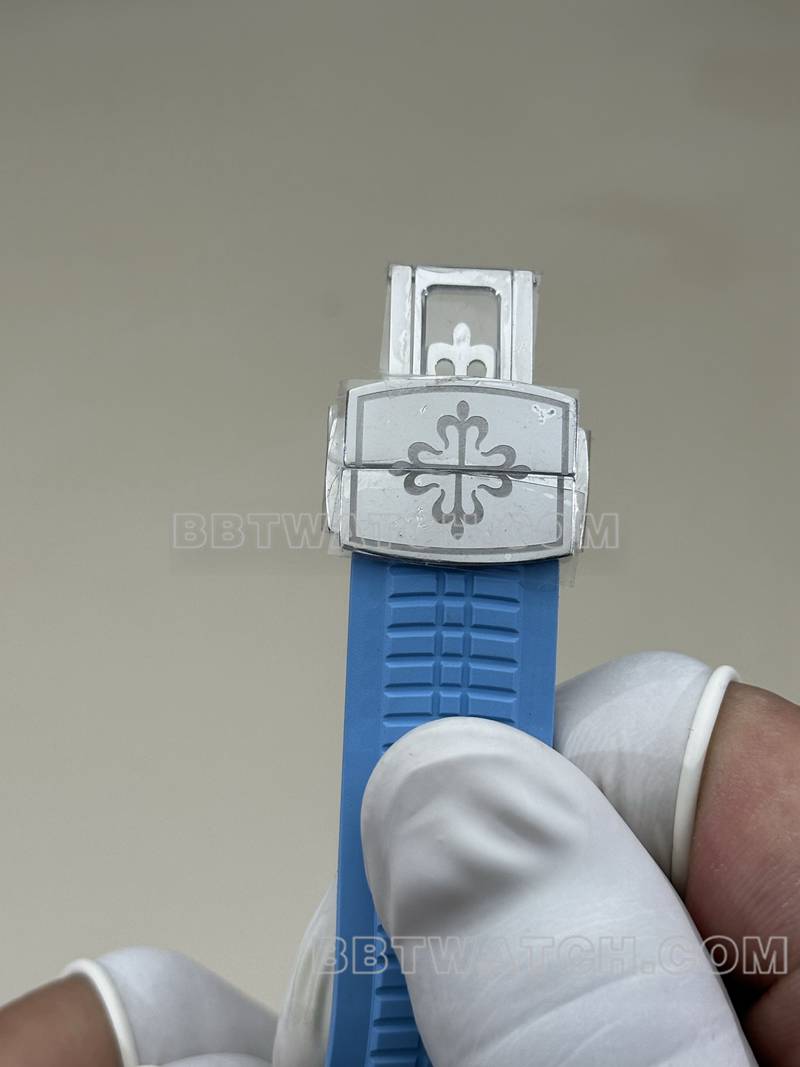 百达翡丽超级克隆手表BBF厂手雷黑盘蓝色橡胶款5167A表带实拍图