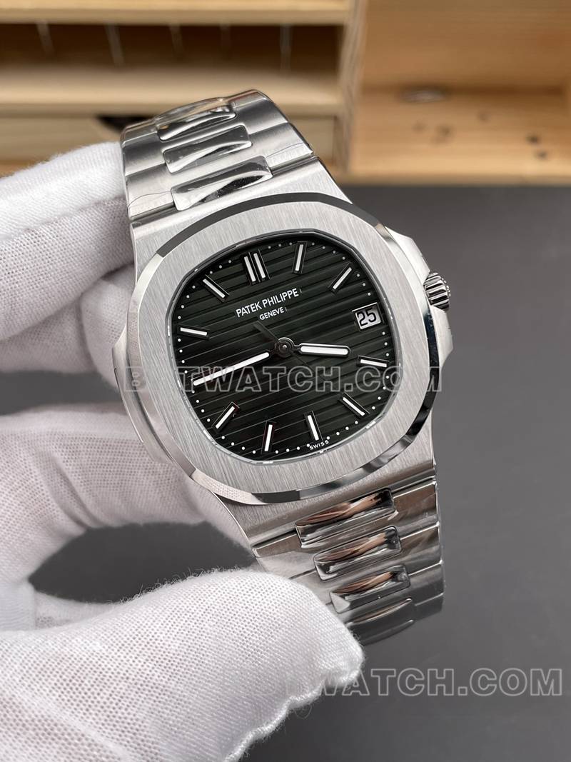 百达翡丽1:1复刻手表DDF厂鹦鹉螺40mm绿盘324机芯钢带款正面实拍图