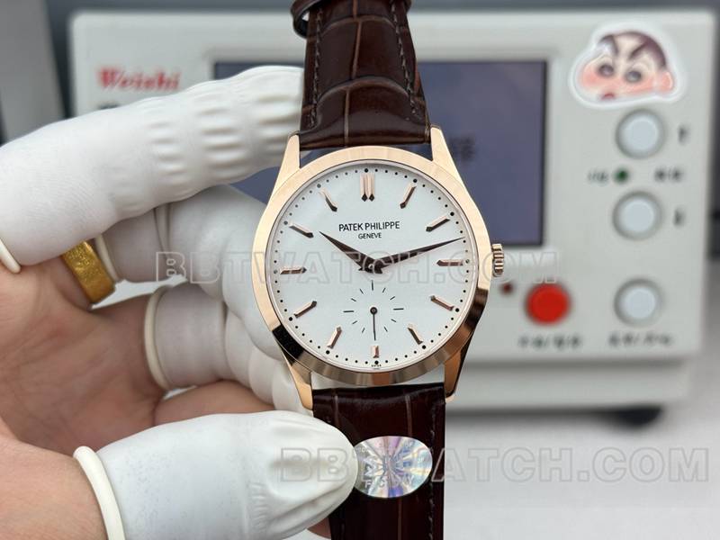 Patek Philippe Super Clone SDF Classic Weiß Platte Rose Gold Gehäuse 39mm Gürtel Modell Vorderansicht