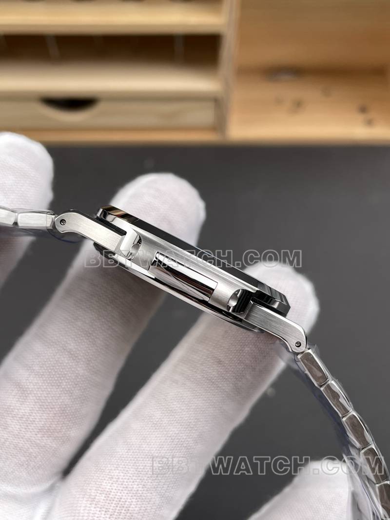 百达翡丽1:1复刻手表DDF厂鹦鹉螺40mm绿盘324机芯钢带款侧面实拍图