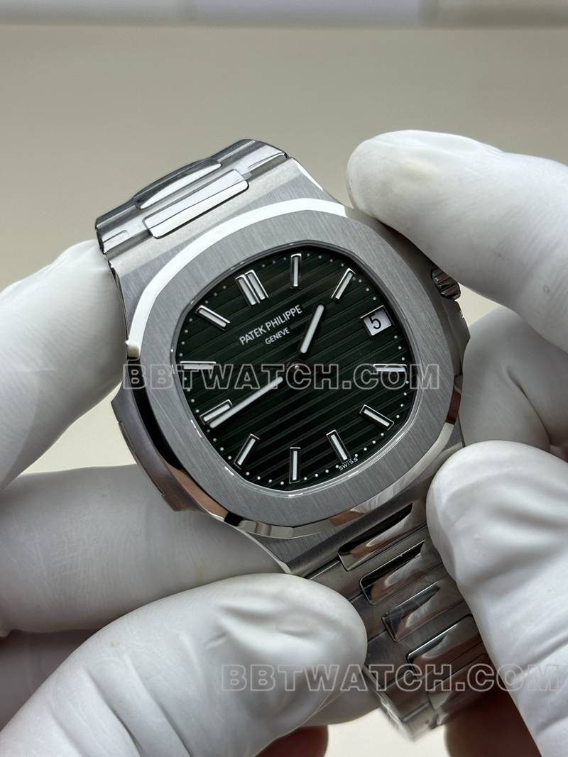 百达翡丽超级克隆手表BBF厂鹦鹉螺绿盘324机芯钢带款正面实拍图