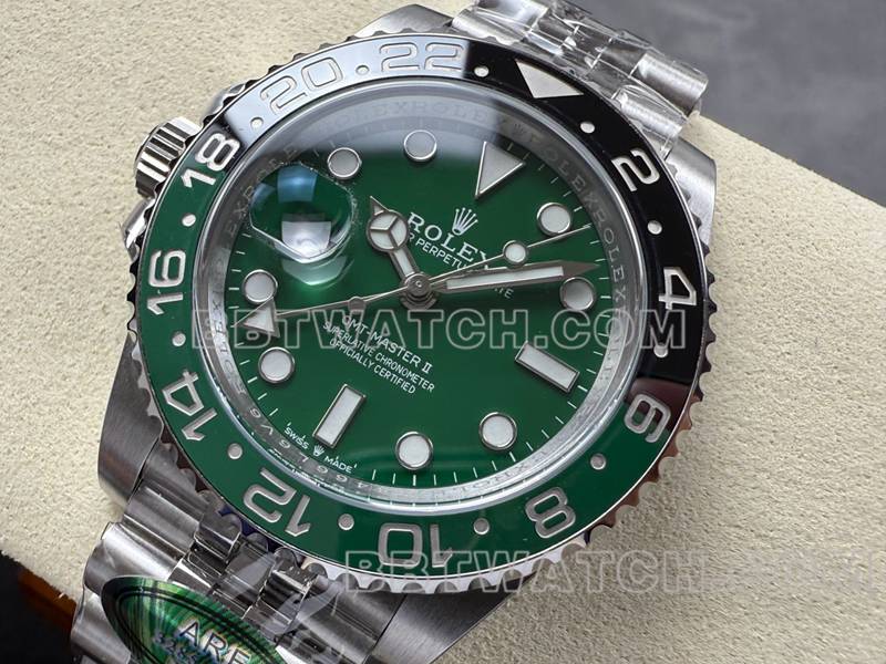 劳力士顶级复刻手表ARF厂格林尼治GMT绿盘3285机芯正面实拍图