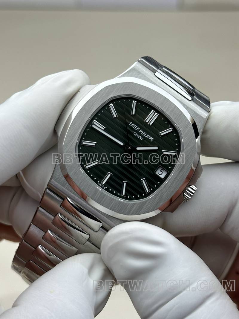 百达翡丽超级克隆手表BBF厂鹦鹉螺绿盘324机芯钢带款正面实拍图