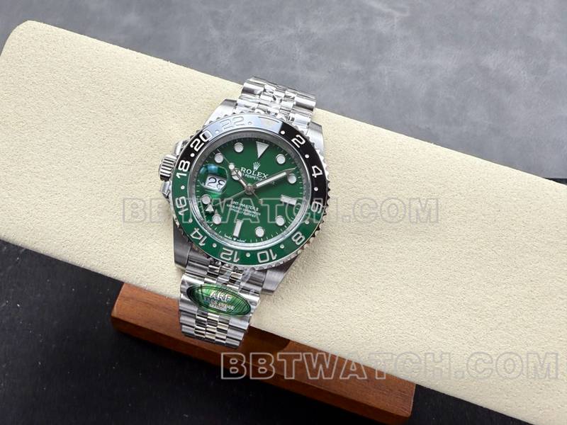 劳力士顶级复刻手表ARF厂格林尼治GMT绿盘3285机芯正面实拍图