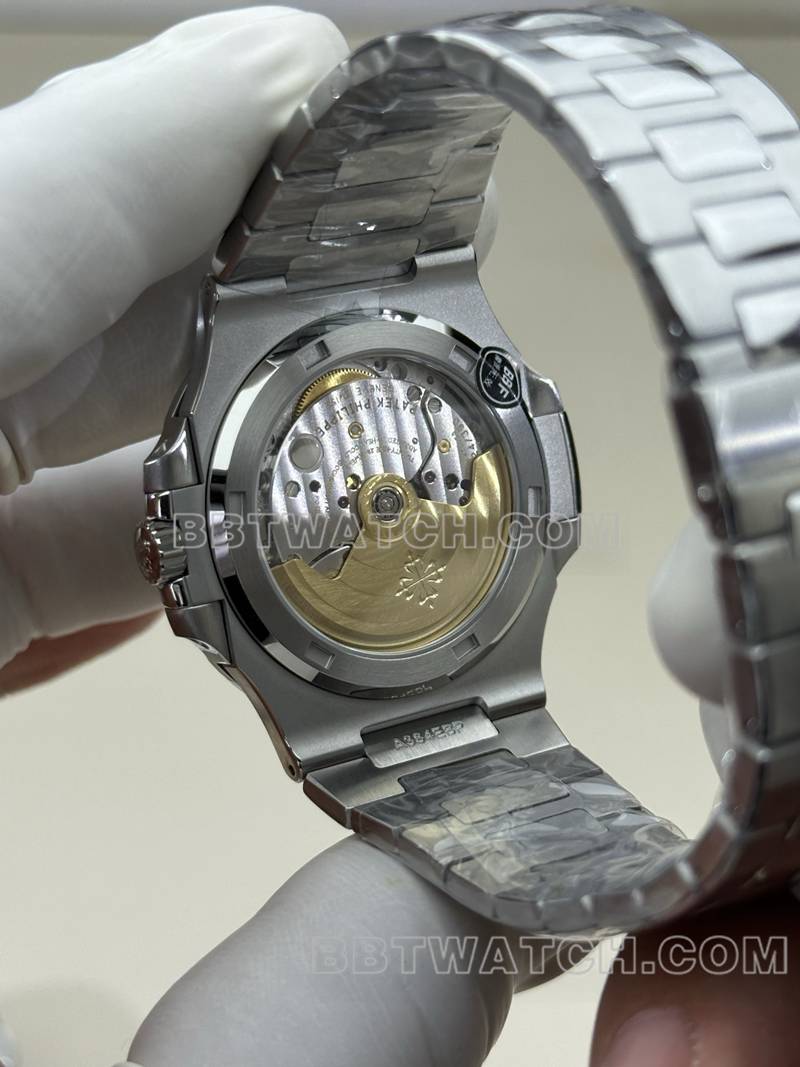 百达翡丽超级克隆手表BBF厂鹦鹉螺绿盘324机芯钢带款背面实拍图