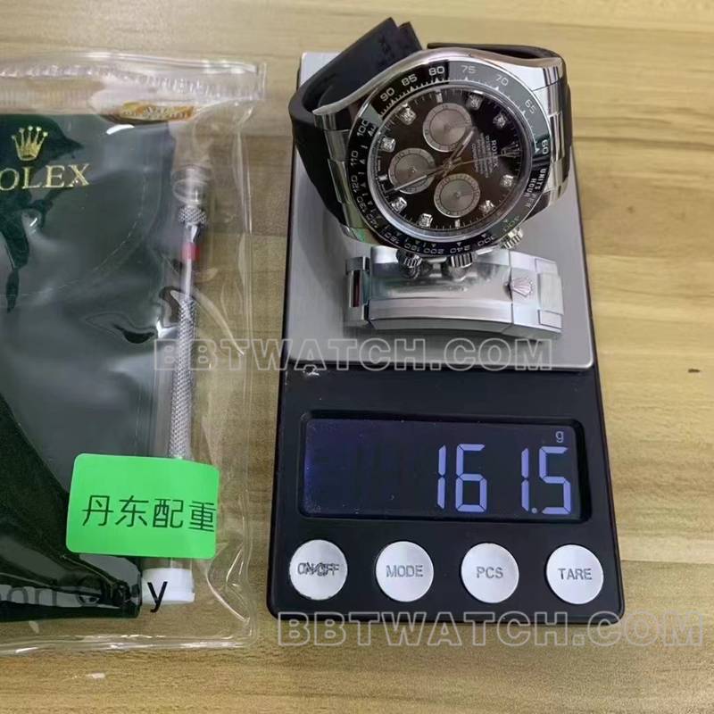 劳力士最优复刻手表ARF厂迪通拿4131橡胶款重量实拍图