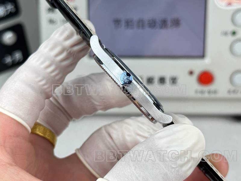 百达翡丽顶级复刻手表SDF厂古典银盘钉纹圈39mm皮带款侧面实拍图