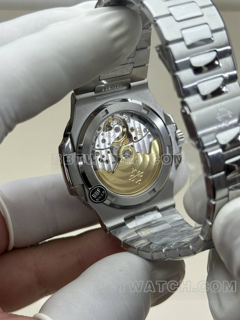 百达翡丽超级克隆手表BBF厂鹦鹉螺绿盘324机芯钢带款背面实拍图