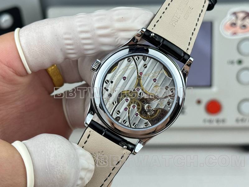 百达翡丽顶级复刻手表SDF厂古典银盘钉纹圈39mm皮带款背面实拍图
