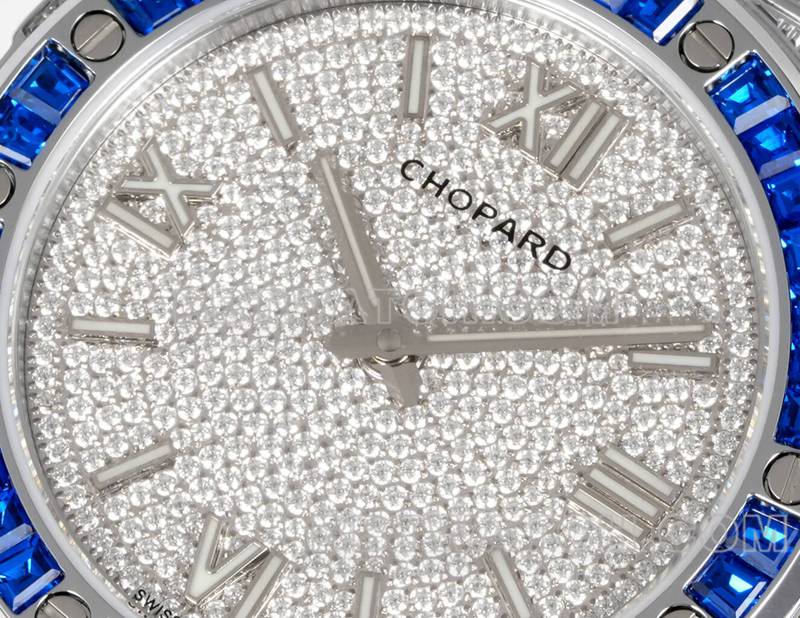 萧邦最优复刻手表GH厂雪山傲翼41mm密镶钻蓝色蓝宝石圈钢带款正面实拍图